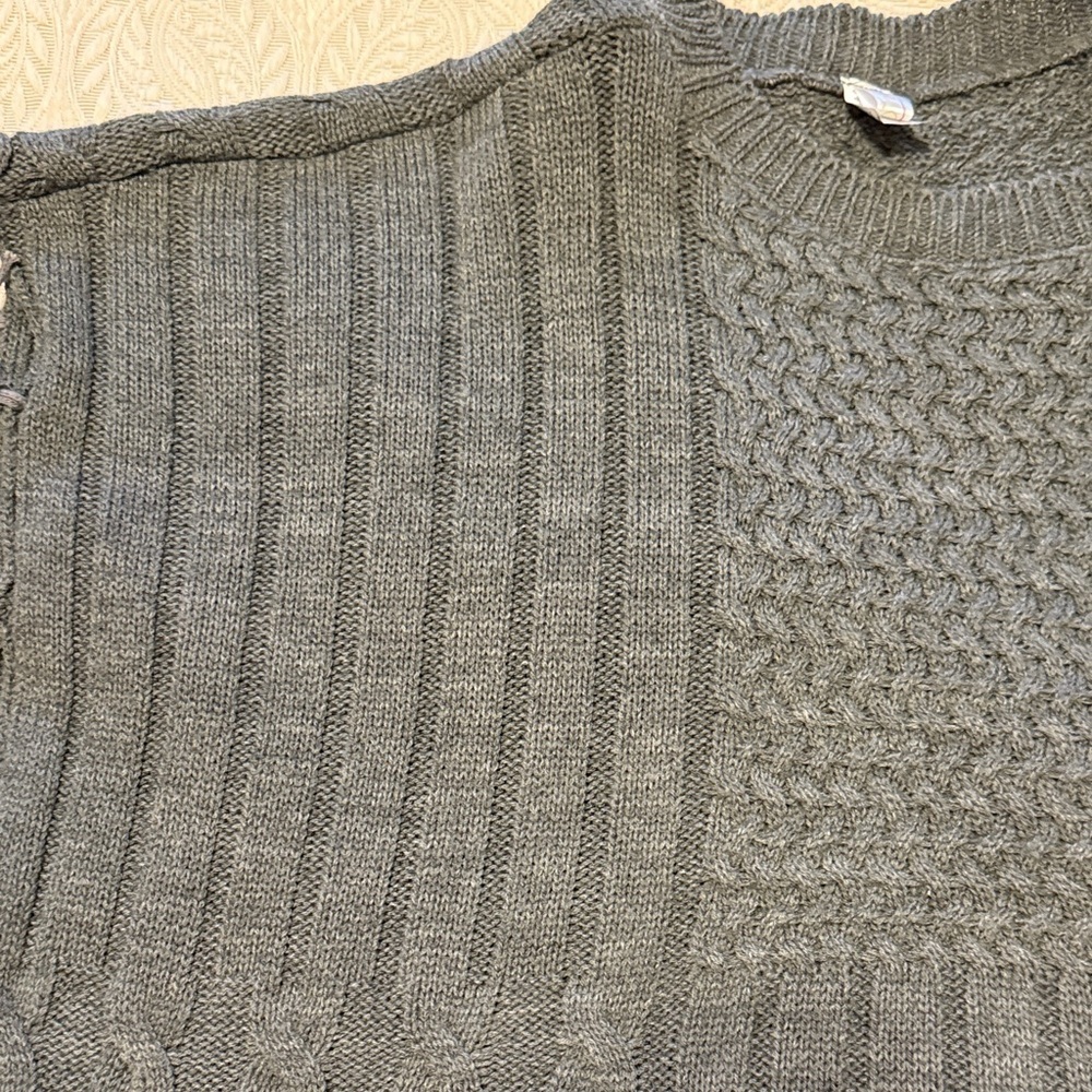 Gray Cable Knit Women's Sweater - Picture 7 of 9